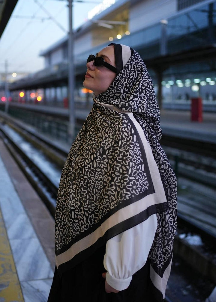 Flora Line Sal - Siyah Beyaz