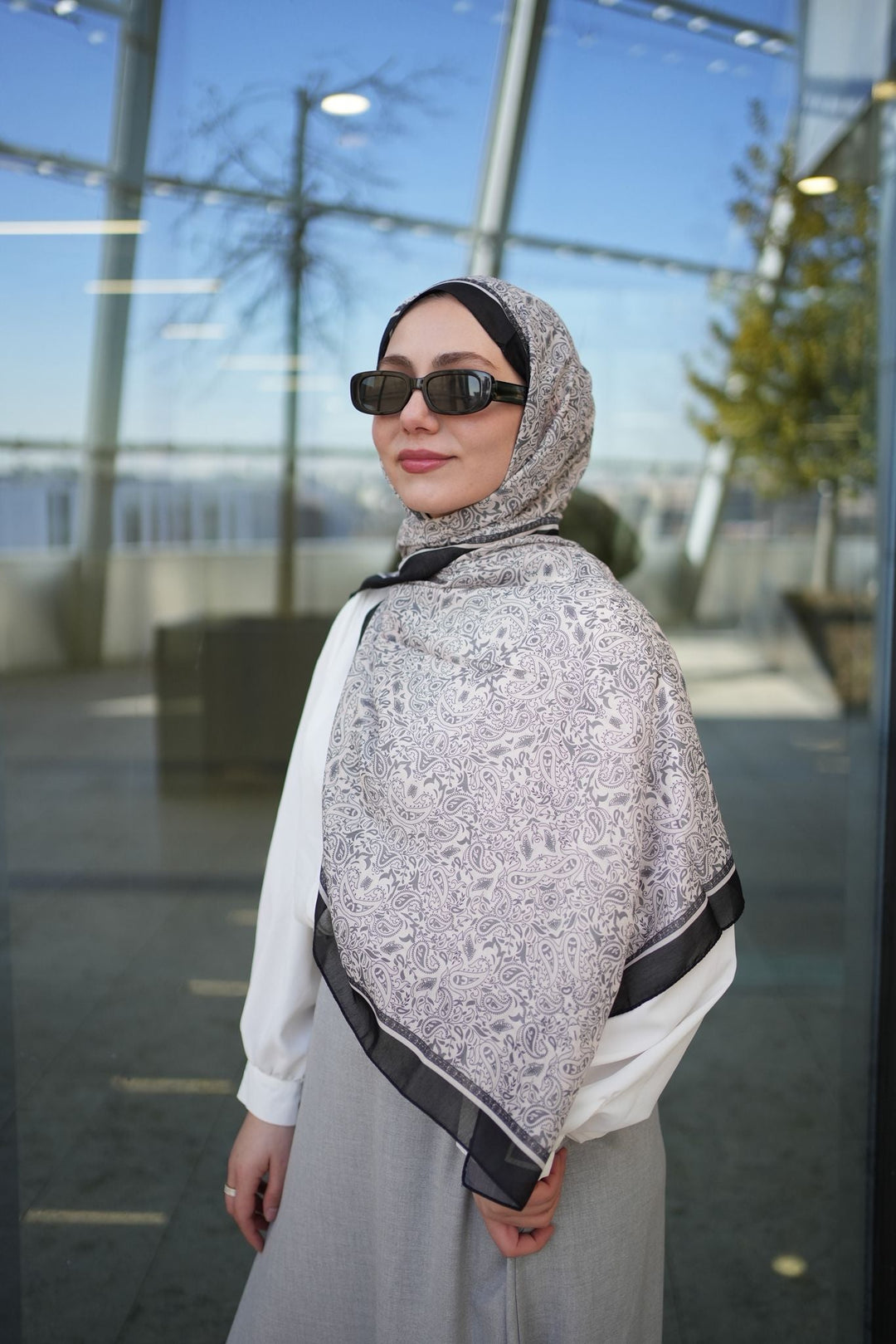 Sehrazat Sal - Ekru