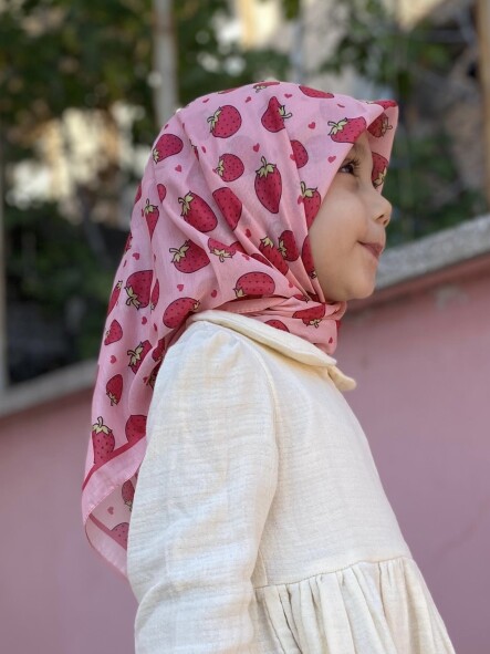 KİDS STRAWBERRY GİRL DESEN EŞARP 